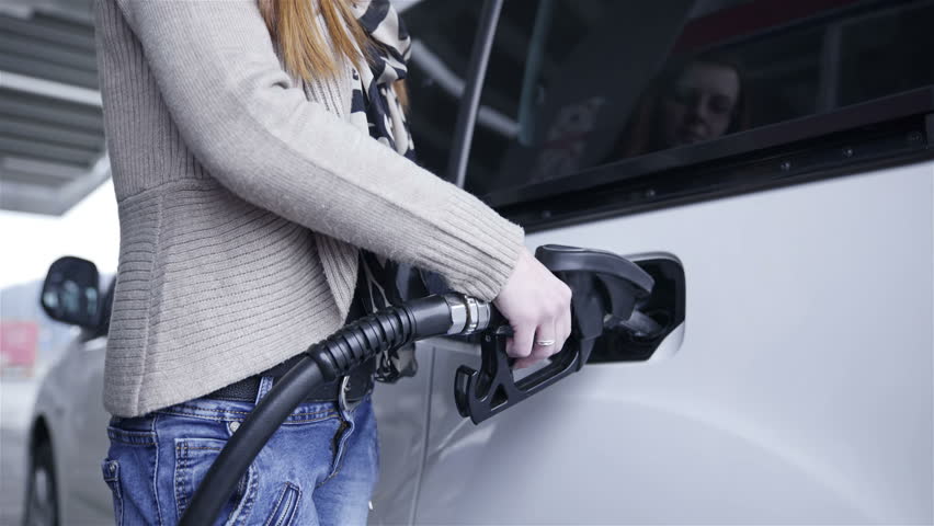 keeping car on while fueling