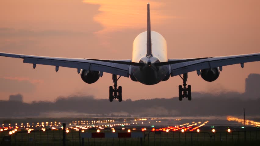 4K Plane Landing Stock Footage Video 10501562 - Shutterstock