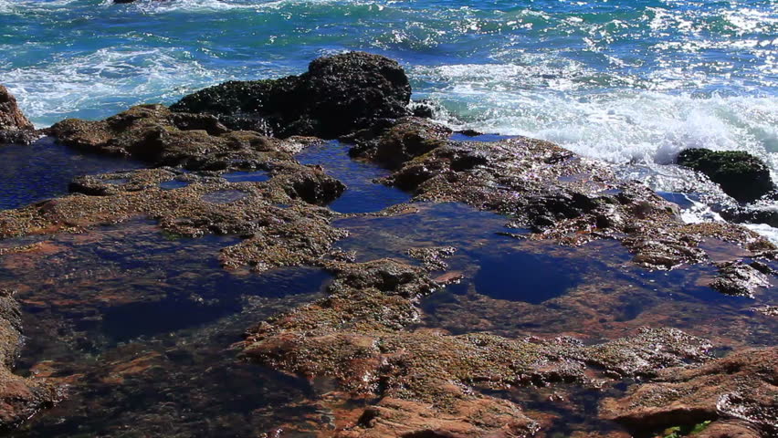Malibu Ocean Wave 20 Tide Pool In Point Dume Pirates Cove Beach Stock 