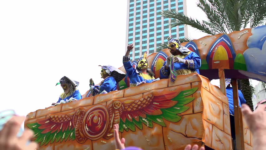 NEW ORLEANS, LA - MARCH 2 : Mardi Gras Float Throwing Beads Passing ...